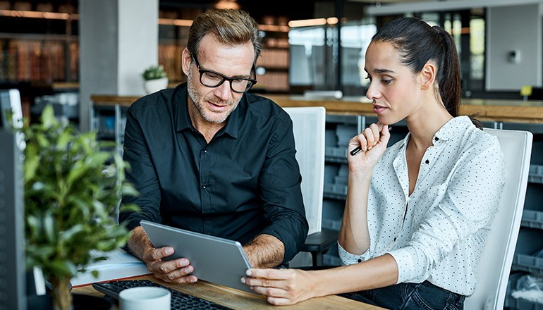 Cloud Migration in Economic Uncertainty Teammates collaborating