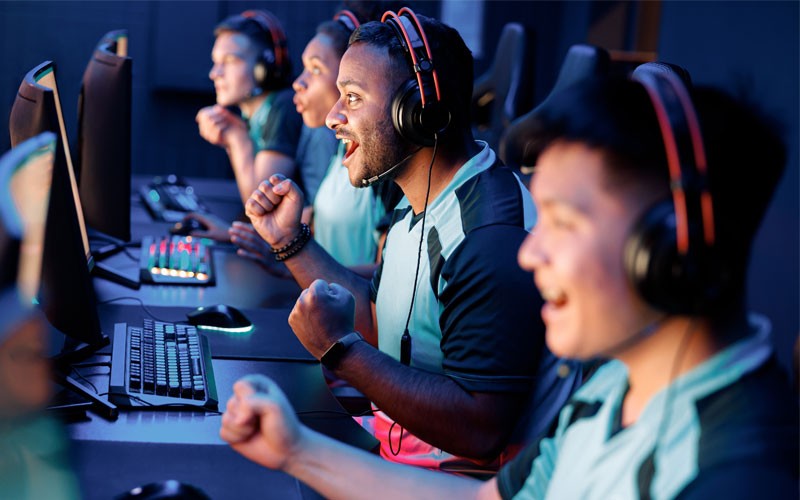 College students participate in esports gaming competition
