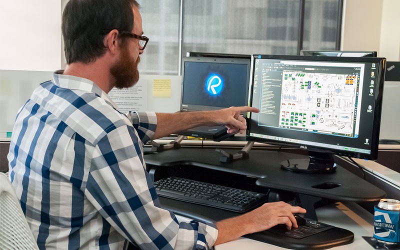 Bluebeam Studio Enterprise solution Business man working on computer using Bluebeam solution