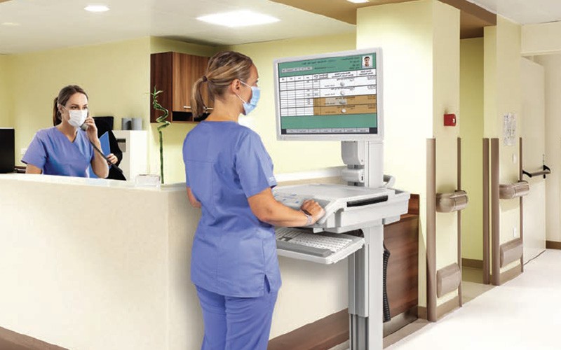 Mobile workstations combine advanced technology and a comfortable design to meet the needs Healthcares working on station