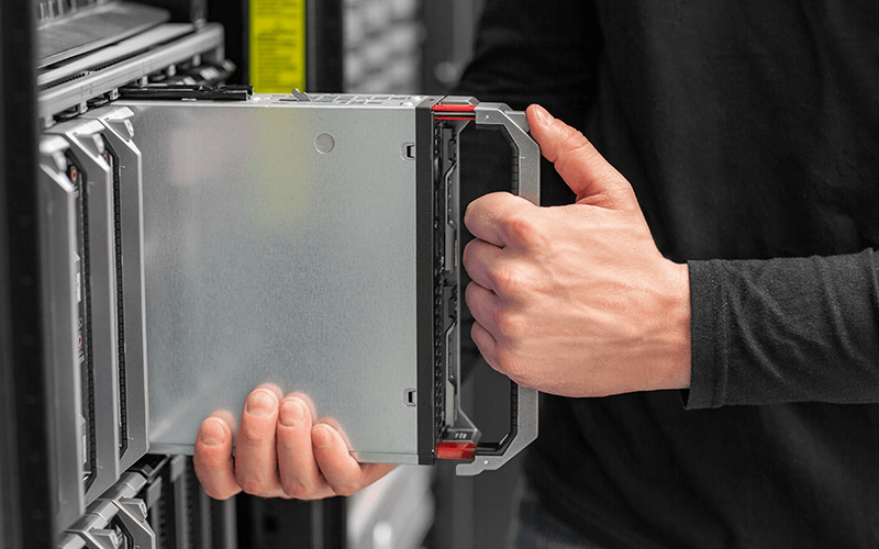 Druva data center cloud backup Person inserting the memory