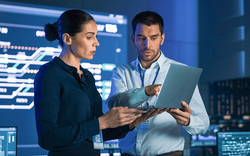 Infoblox Universal Asset Insights™ Workmates collaborating with each other