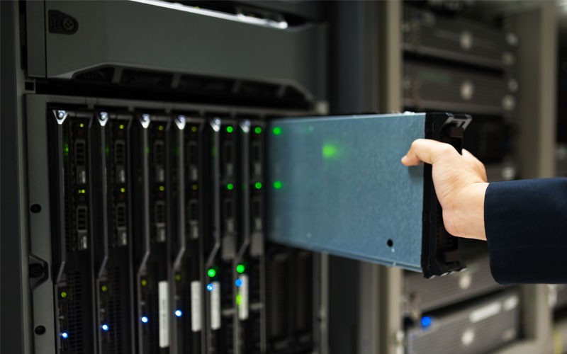 Nutanix offers data protection and recovery IT technician in server room