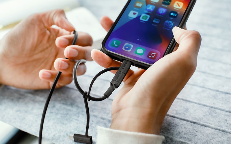 Power on the go OtterBox charging kit