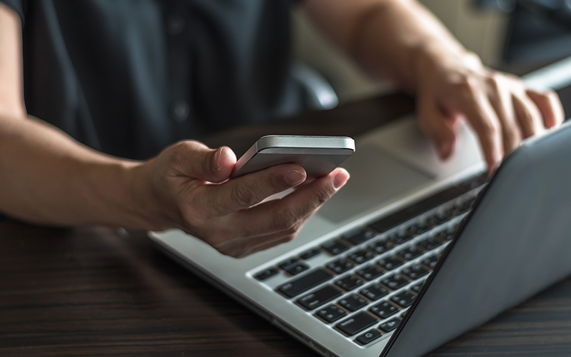 Catch fraud in real-time across your web and mobile channels with Ping Identity’s modern online fraud detection tools. Professional using laptop