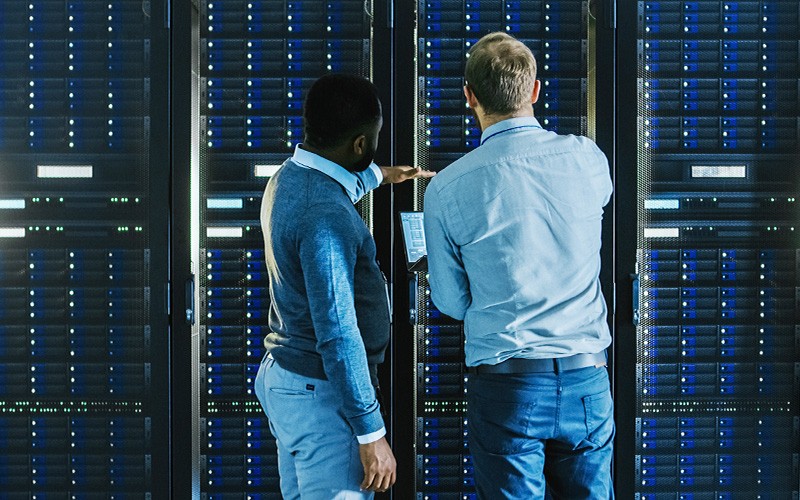 Why Insight and Rapid7? IT profesionals working together