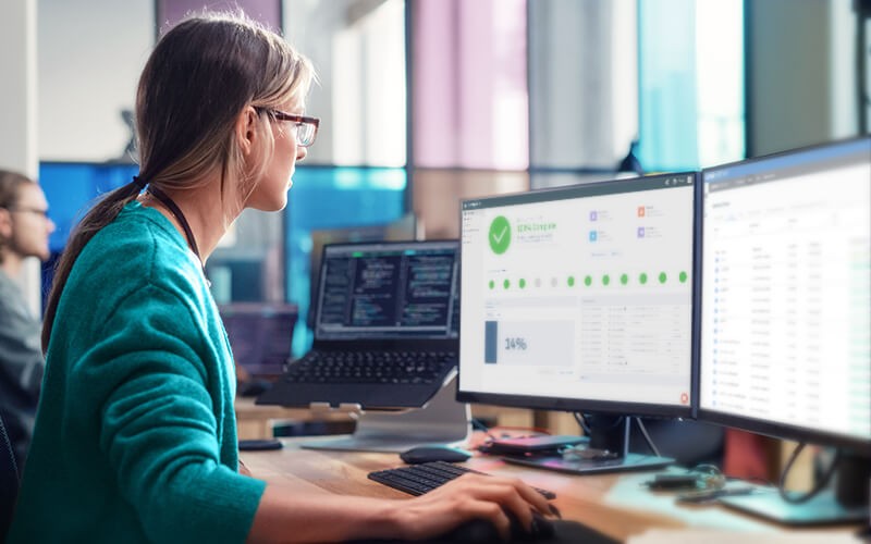 Backup for SaaS Woman working at the office