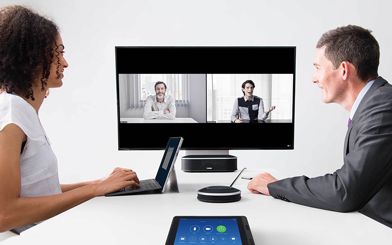 The scalable YVC-1000 phone features separate microphone and speaker units for greater audio flexibility. Professionals using Yamaha YVC-1000 phone