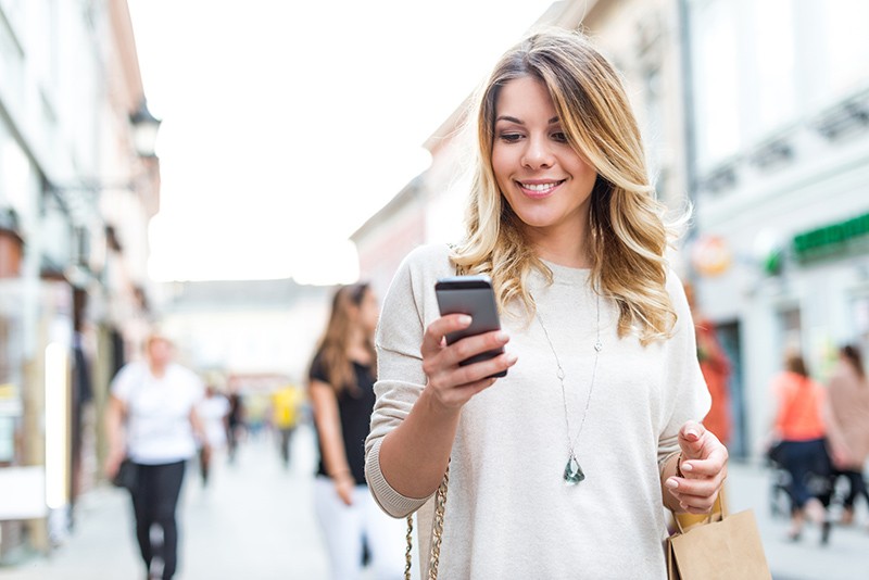 Customer connecting to specialized eCommerce experience through smart phone